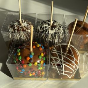 Gourmet Caramel Apples (Minimum 4)